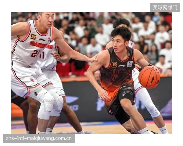 山东队休赛期阵容面临重组,于德豪等球员离队考验球队后备力量。 山东队休赛期阵容面临重组,于德豪等球员离队考验球队后备力量。